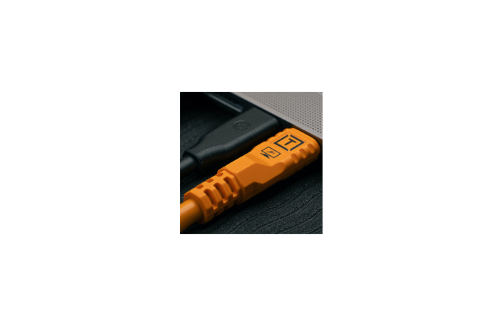 Tether Tools TetherPro Optima 10G Datenkabel USB-C an USB-C rechtsgewinkelt - 1,8 m (Orange)