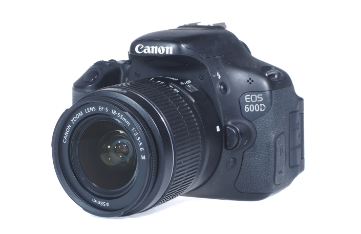 Canon EOS 600D + 18-55/3,5-5,6 IS III- gebraucht