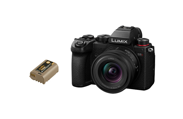 Panasonic Lumix S5D + S 18-40mm F4,5-6,3 + Jupio Akku USB-C input